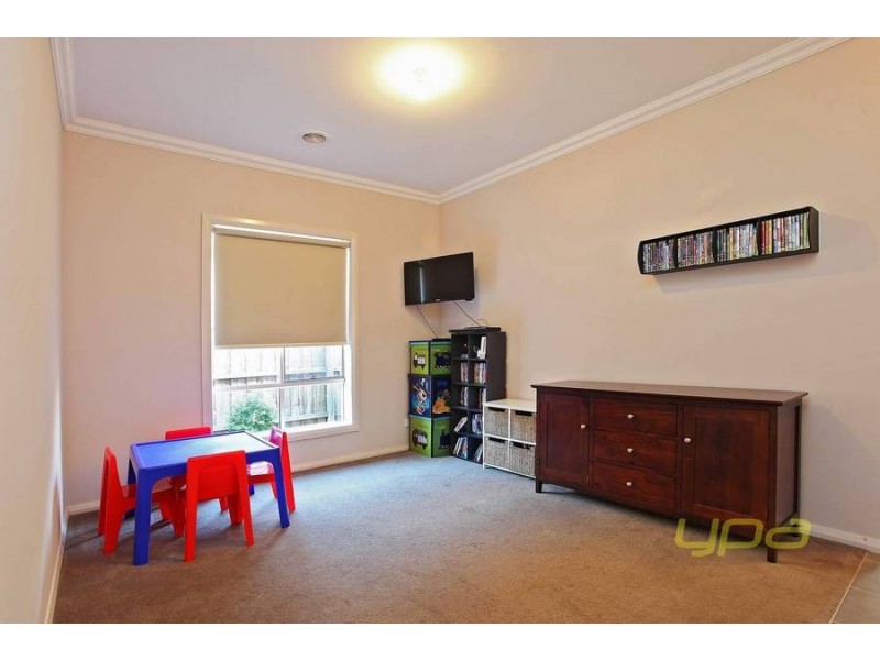 8 Trentham Drive, Eynesbury VIC 3338