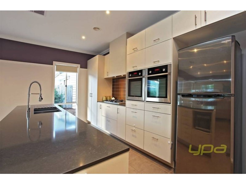 8 Trentham Drive, Eynesbury VIC 3338