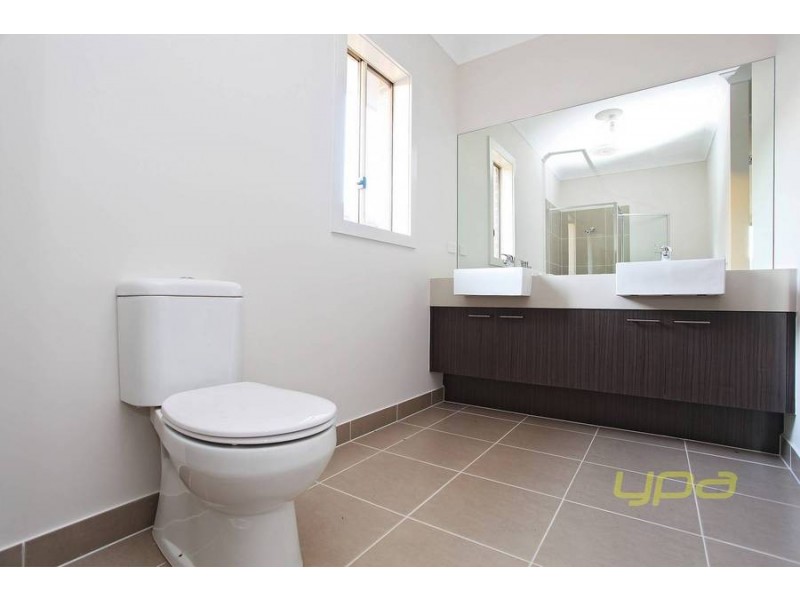 4 Lauriston Drive, Eynesbury VIC 3338