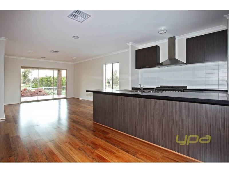 4 Lauriston Drive, Eynesbury VIC 3338