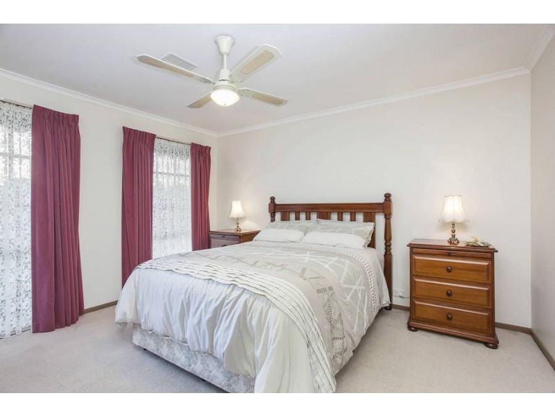 5 Campbell Court, Brookfield VIC 3338