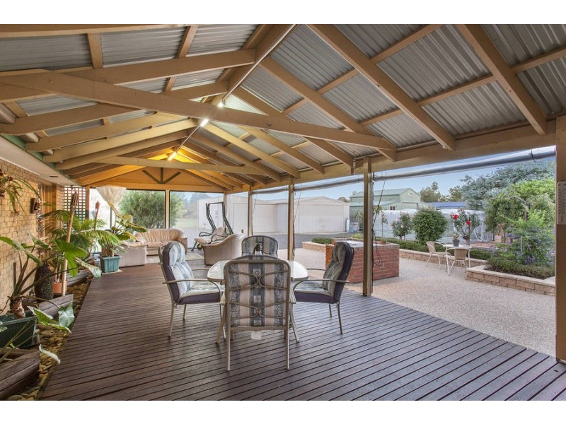 5 Campbell Court, Brookfield VIC 3338