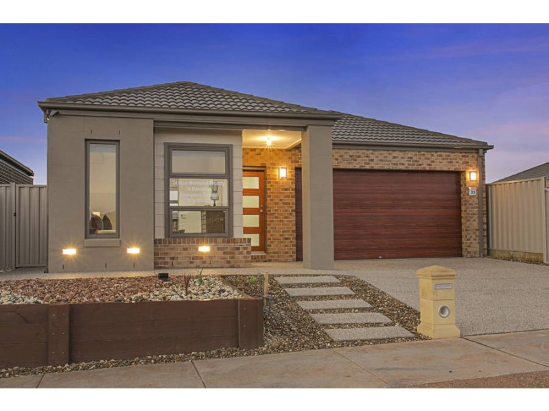 33 Riverbank Boulevard, Harkness VIC 3337