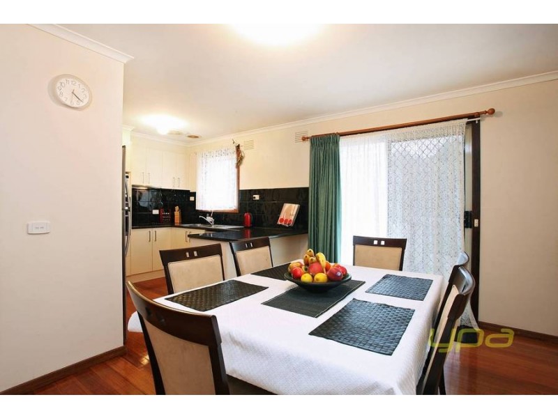 17 Hudson Place, Melton VIC 3337