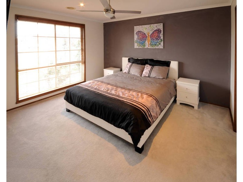 271 Centenary Avenue, Melton West VIC 3337