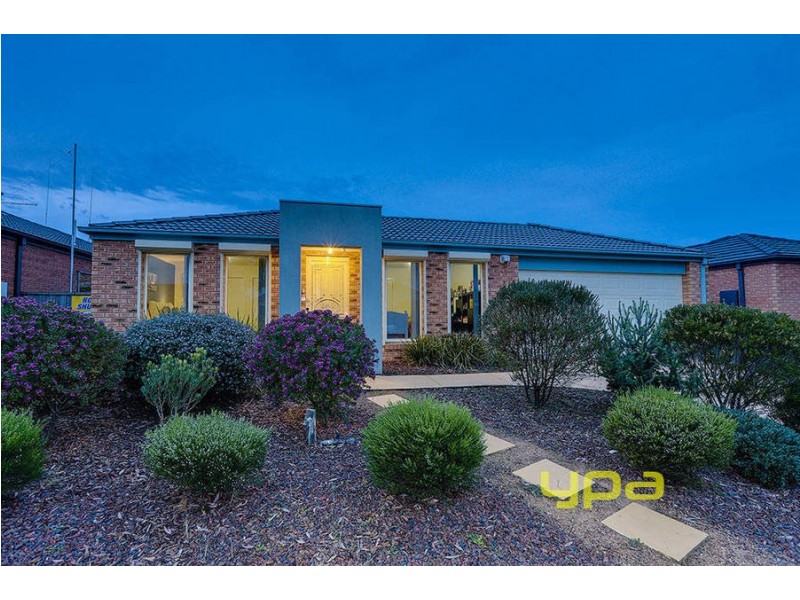 24 Fairhaven Boulevard, Melton West VIC 3337