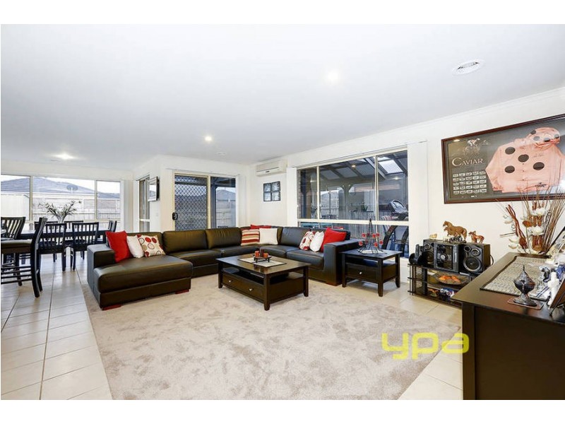 24 Fairhaven Boulevard, Melton West VIC 3337