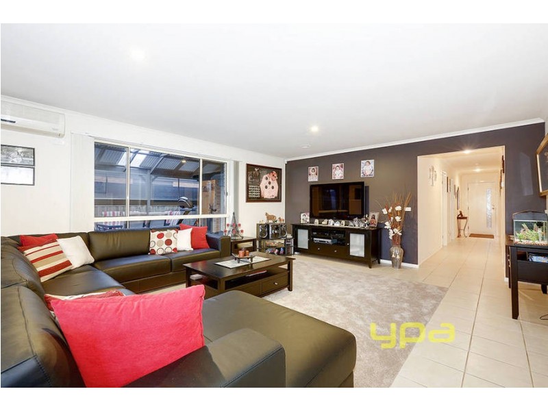 24 Fairhaven Boulevard, Melton West VIC 3337