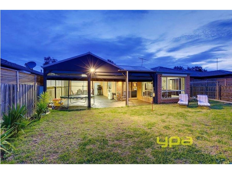 24 Fairhaven Boulevard, Melton West VIC 3337