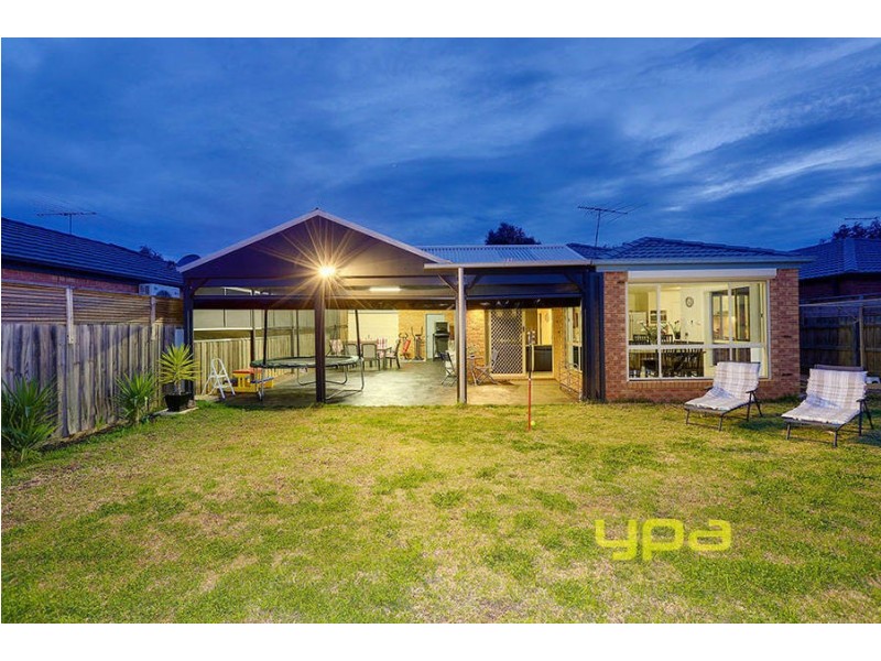 24 Fairhaven Boulevard, Melton West VIC 3337