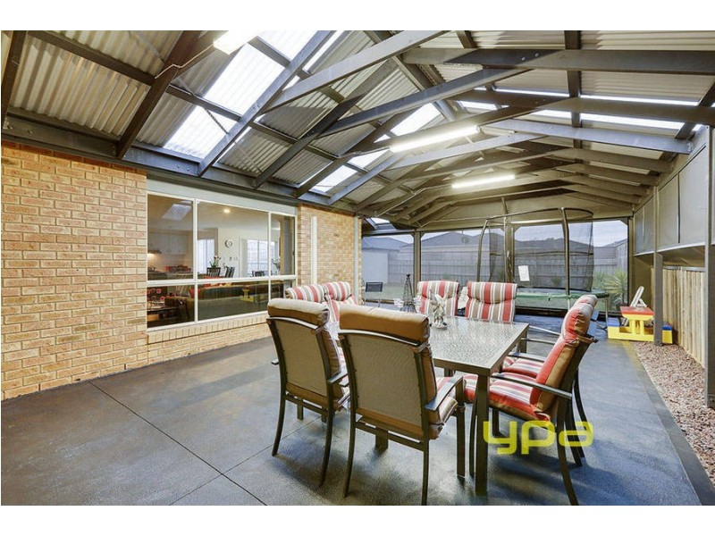 24 Fairhaven Boulevard, Melton West VIC 3337