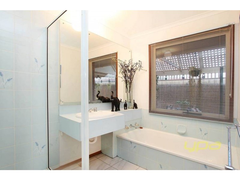 2 Northcott Street, Melton South VIC 3338