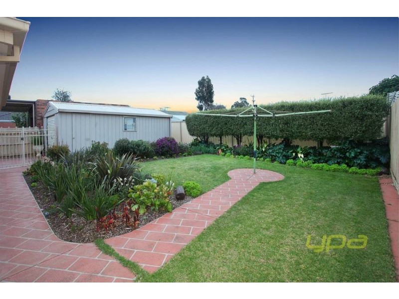 2 Northcott Street, Melton South VIC 3338