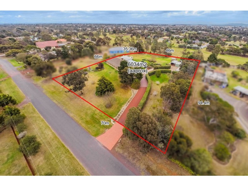 4 Kororoit Court, Kurunjang VIC 3337