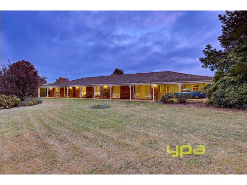 4 Kororoit Court, Kurunjang VIC 3337