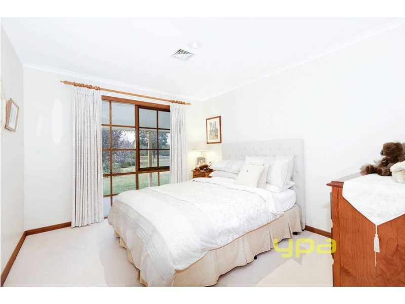 4 Kororoit Court, Kurunjang VIC 3337