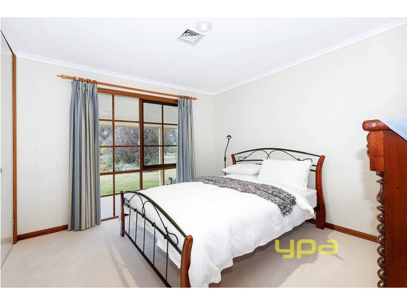 4 Kororoit Court, Kurunjang VIC 3337