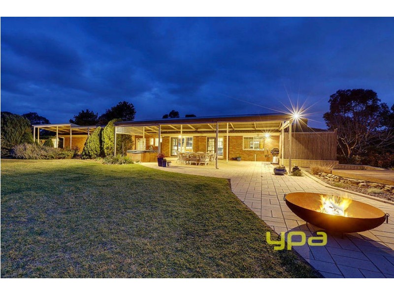 4 Kororoit Court, Kurunjang VIC 3337