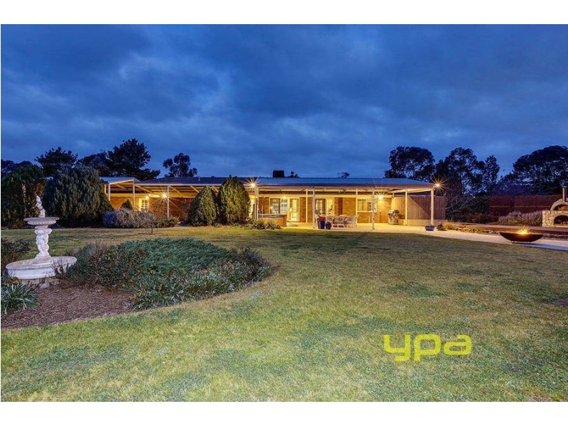 4 Kororoit Court, Kurunjang VIC 3337