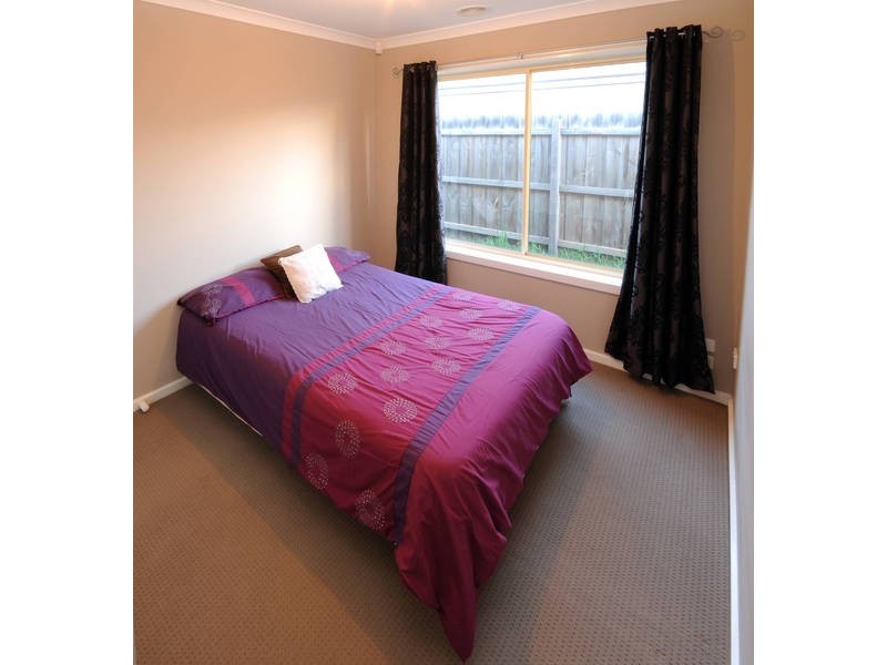 4/20-22 Roslyn Park Drive, Melton West VIC 3337