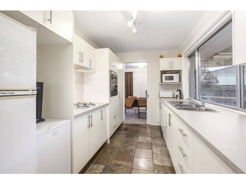 1 Paloma Place, Melton West VIC 3337