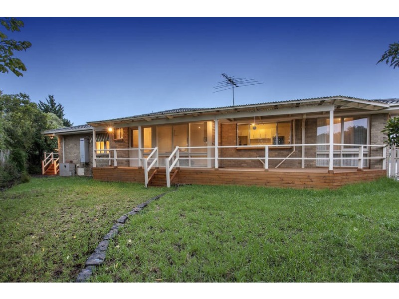 1 Paloma Place, Melton West VIC 3337