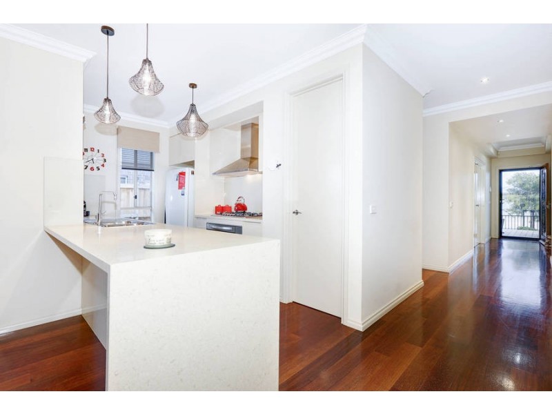 17 Glenelly Street, Melton South VIC 3338