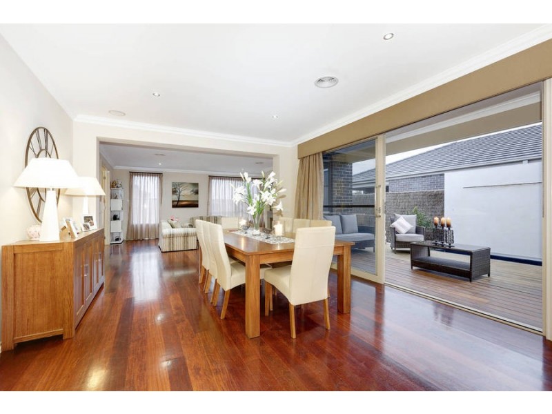 17 Glenelly Street, Melton South VIC 3338