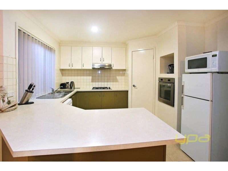 6 Shandeau Boardwalk, Melton West VIC 3337