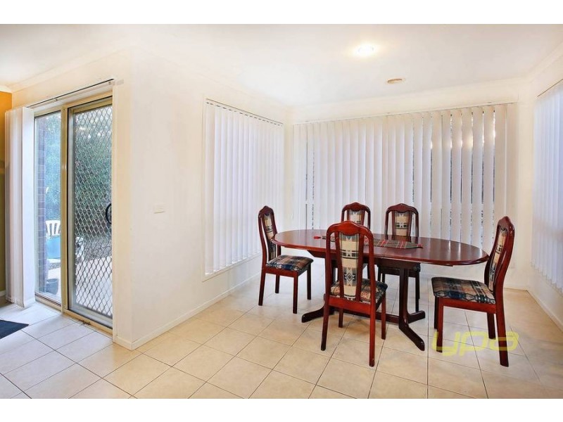 6 Shandeau Boardwalk, Melton West VIC 3337