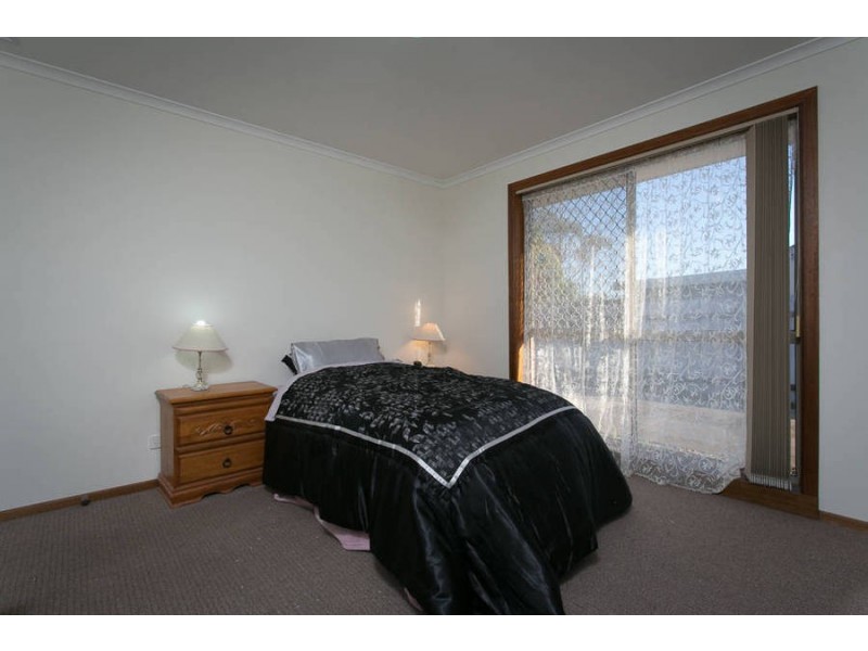 2/22 Arawata Parade, Melton VIC 3337