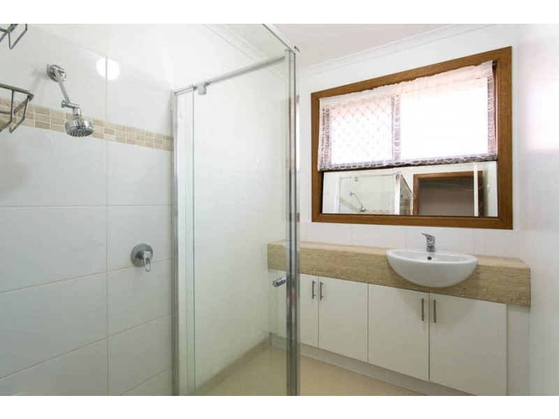 2/22 Arawata Parade, Melton VIC 3337