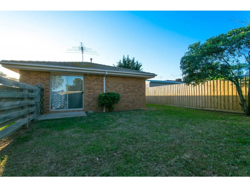 2/22 Arawata Parade, Melton VIC 3337