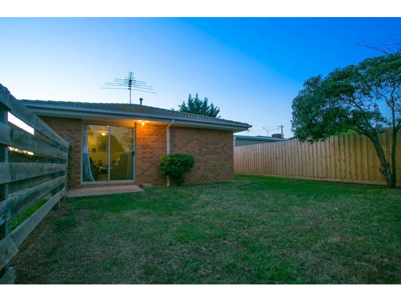 2/22 Arawata Parade, Melton VIC 3337