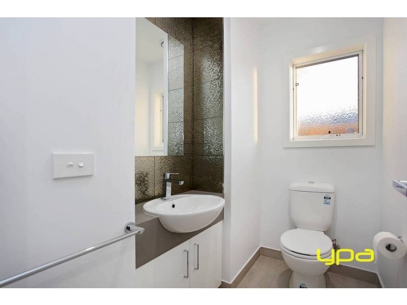 8 Gisborne Terrace, Eynesbury VIC 3338