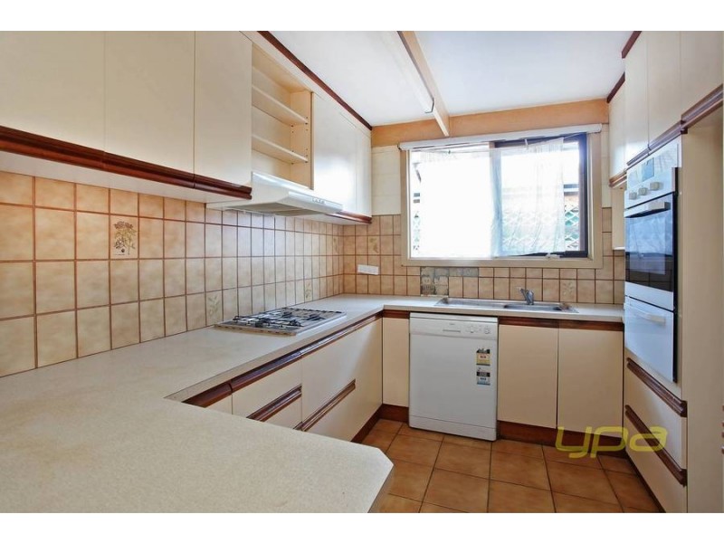 6 Hornbuckle Crescent, Melton VIC 3337