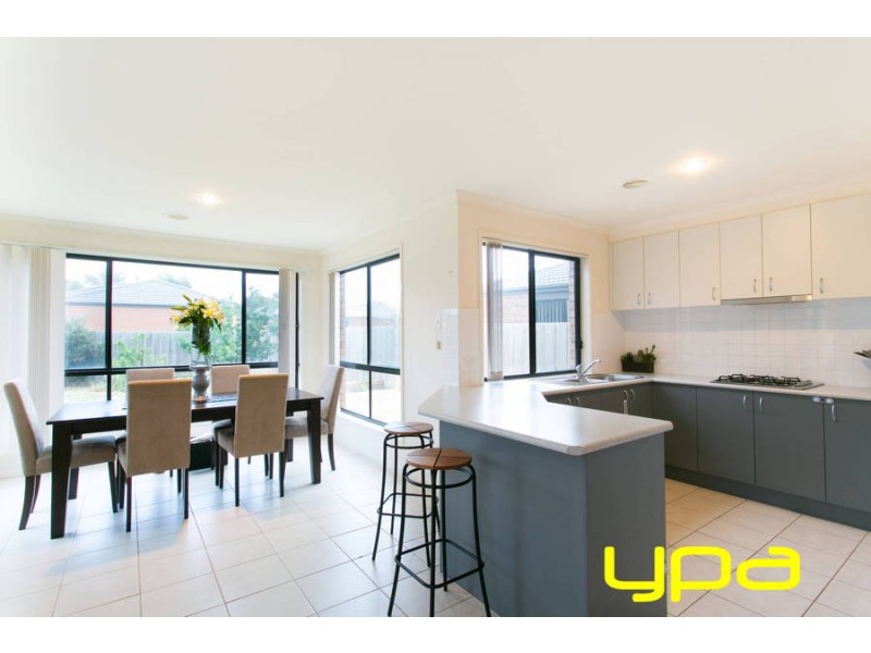 3 Glencroft Terrace, Melton West VIC 3337