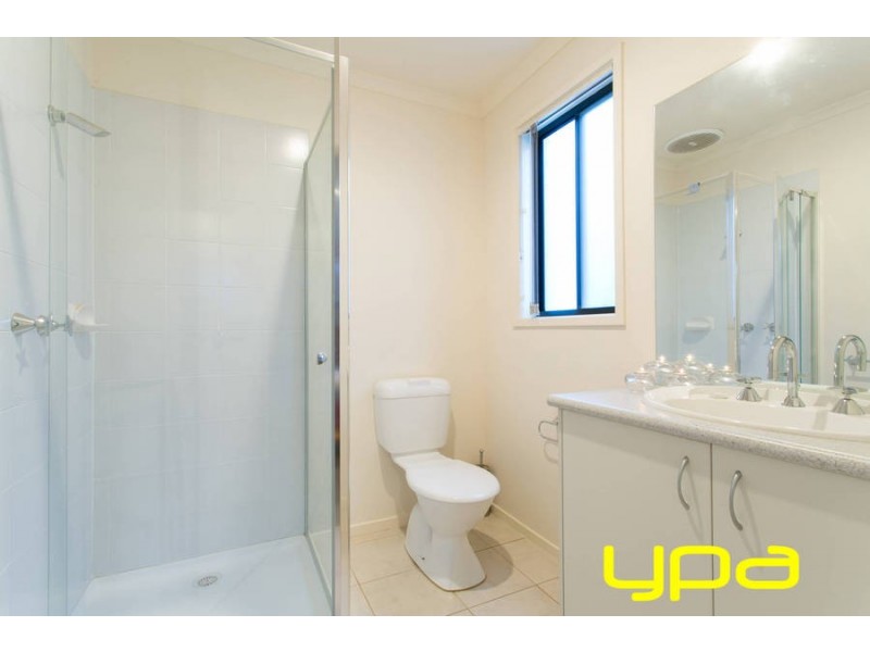 3 Glencroft Terrace, Melton West VIC 3337