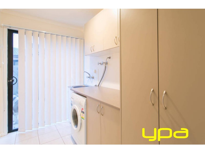 3 Glencroft Terrace, Melton West VIC 3337