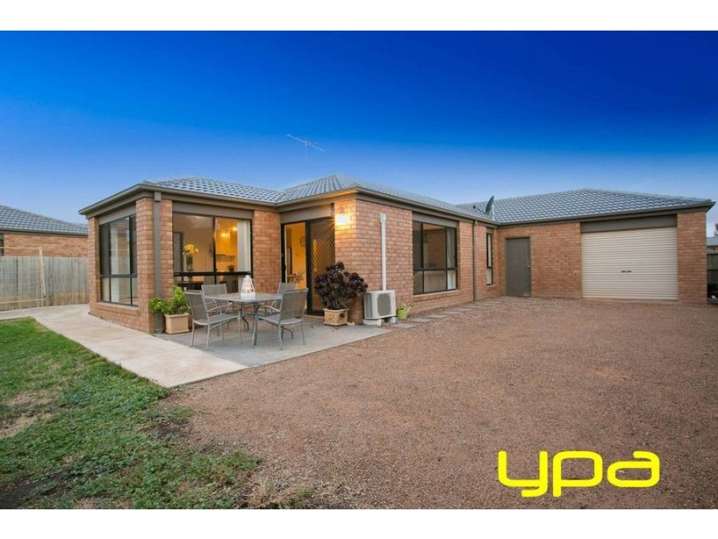 3 Glencroft Terrace, Melton West VIC 3337