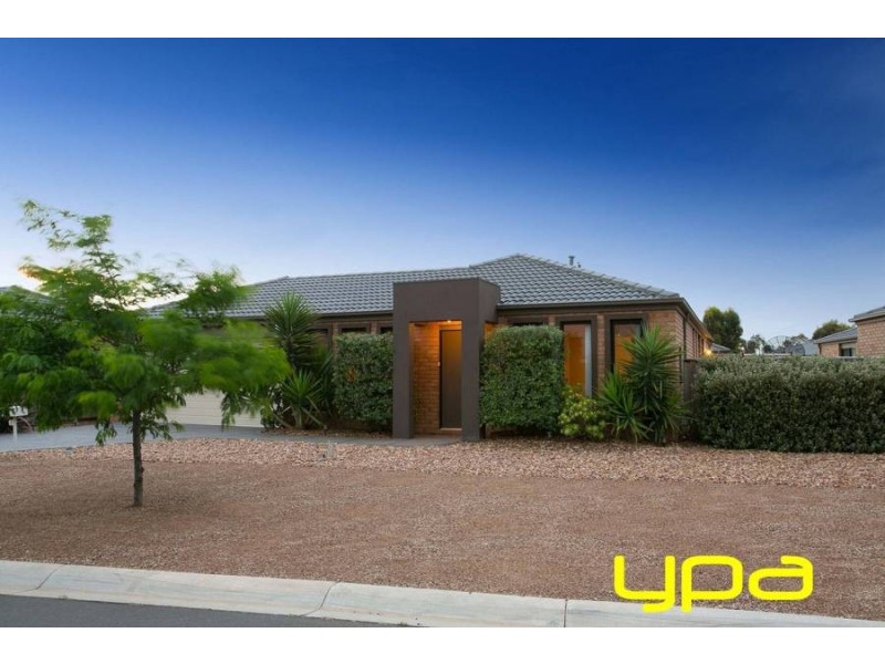 3 Glencroft Terrace, Melton West VIC 3337