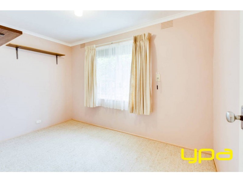 4 Glamis Place, Melton West VIC 3337