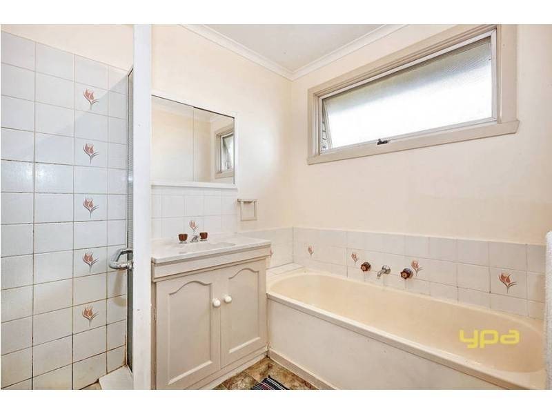 22 Bourke Road, Melton South VIC 3338