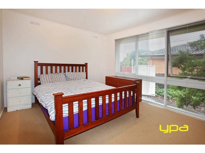 49 Falcon Drive, Melton VIC 3337