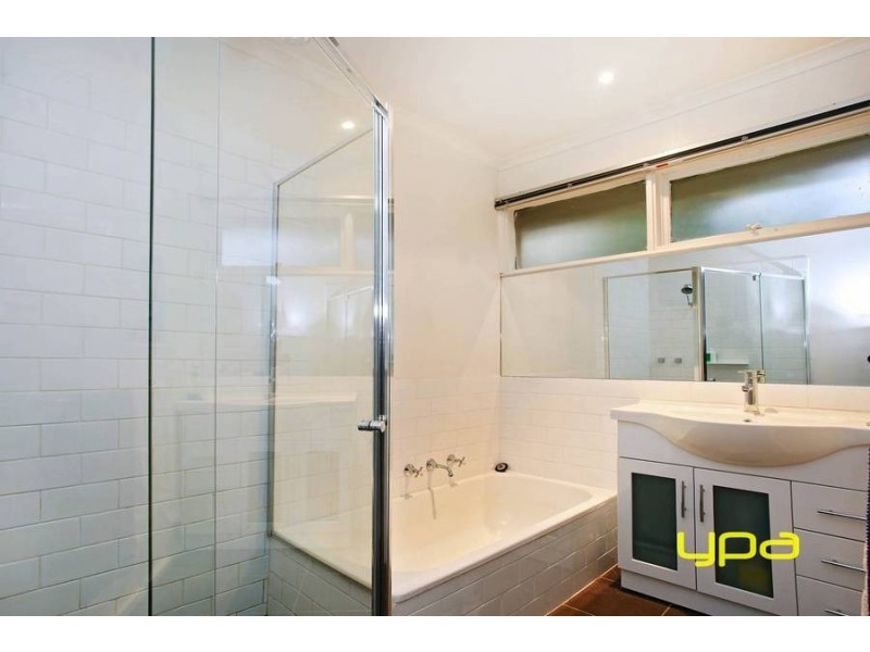 49 Falcon Drive, Melton VIC 3337