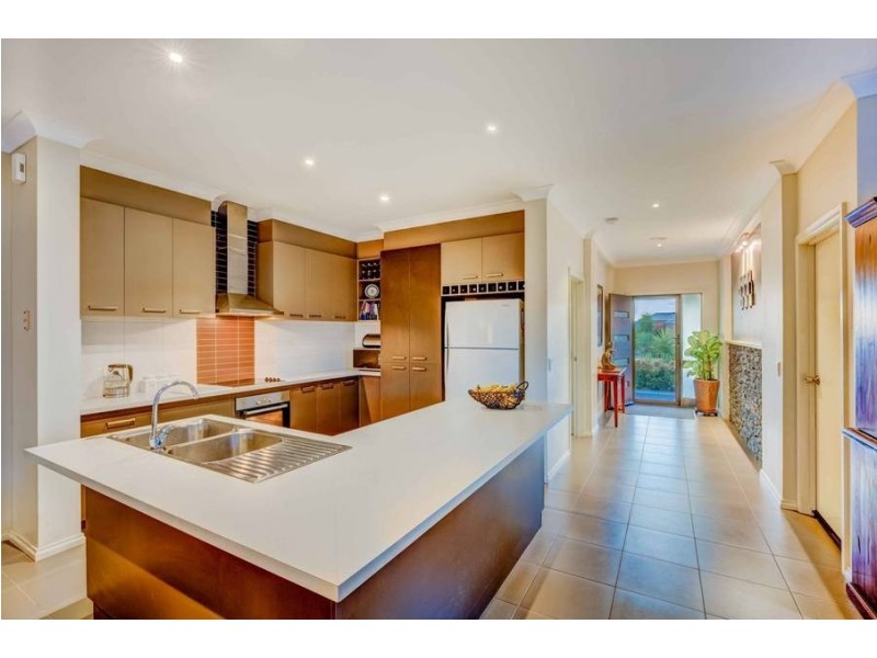 8 Bunya Drive, Brookfield VIC 3338