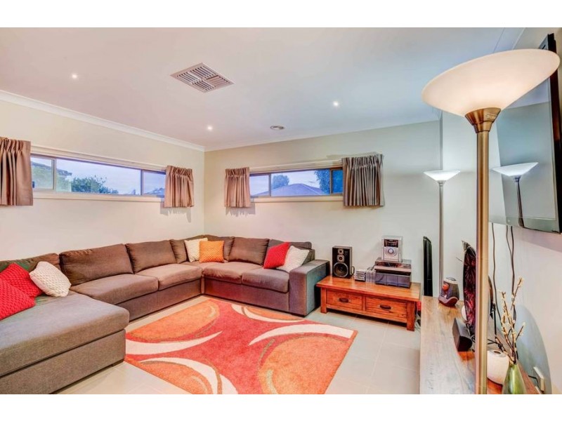 8 Bunya Drive, Brookfield VIC 3338