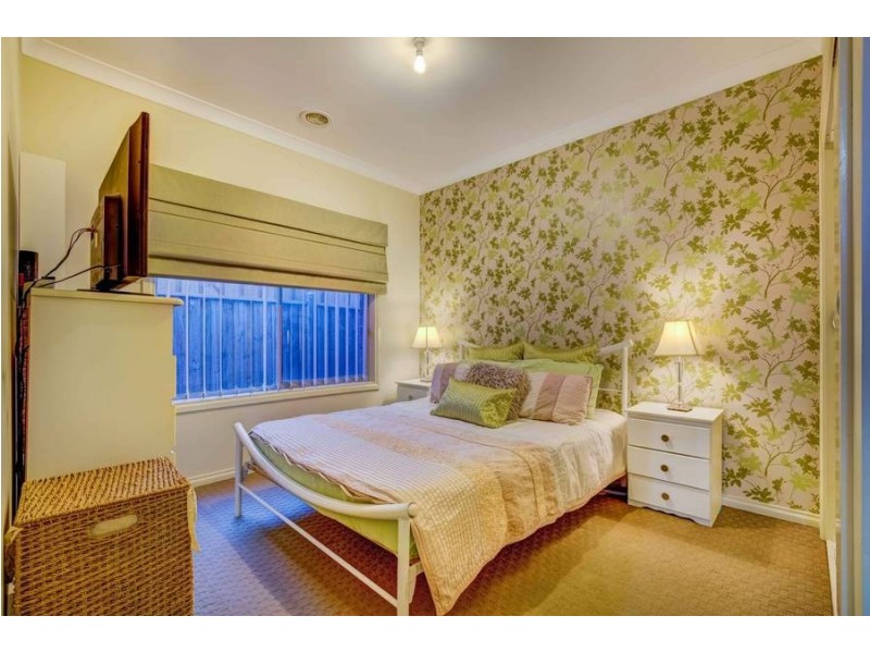 8 Bunya Drive, Brookfield VIC 3338