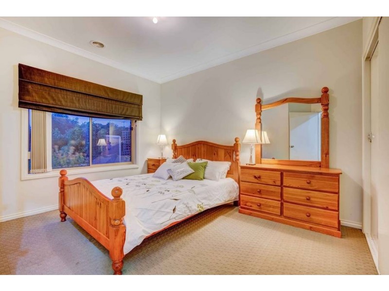 8 Bunya Drive, Brookfield VIC 3338