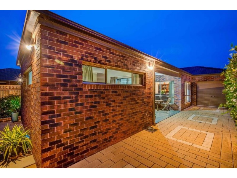 8 Bunya Drive, Brookfield VIC 3338